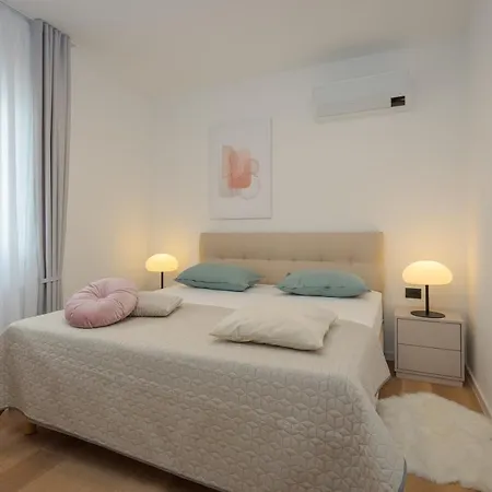 Cozy And Elegant Apartment *