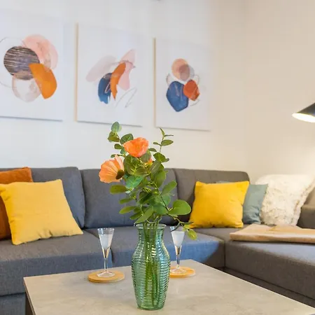 Cozy And Elegant Lägenhet *