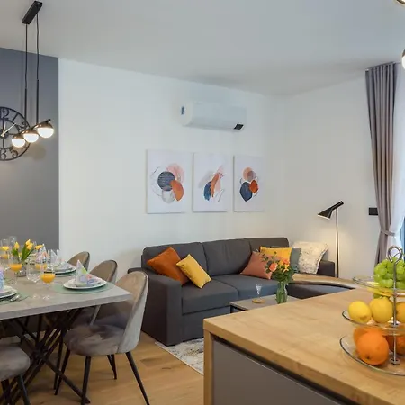 Cozy And Elegant Apartment Pula