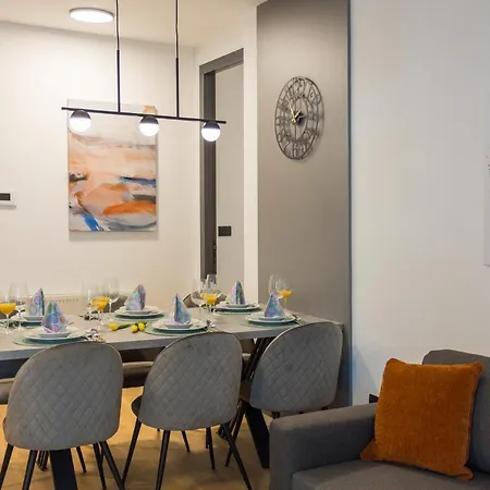 Cozy And Elegant Пула