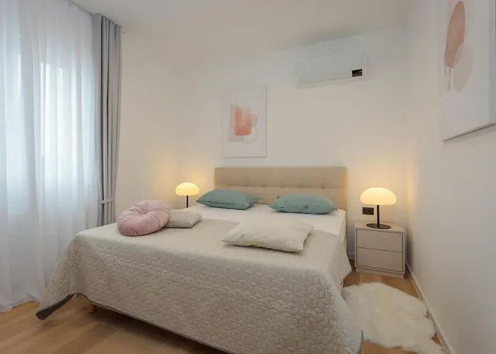 Cozy And Elegant Apartment *