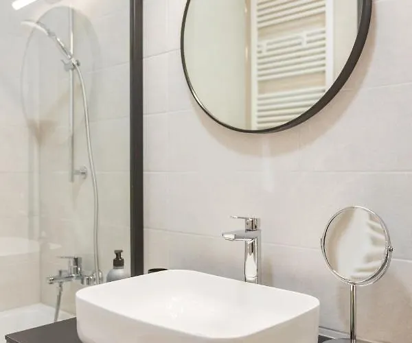 Cozy And Elegant Apartment